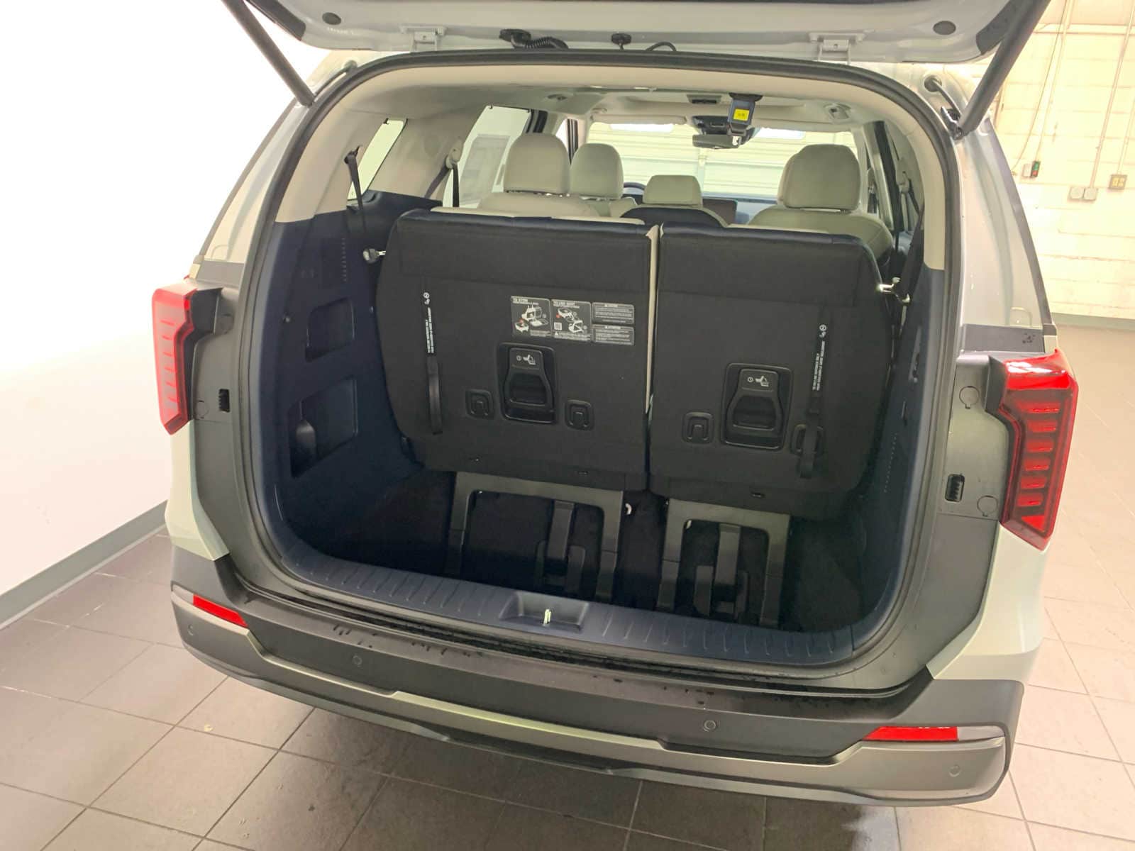 2026 Kia Carnival SX Prestige - Photo 23