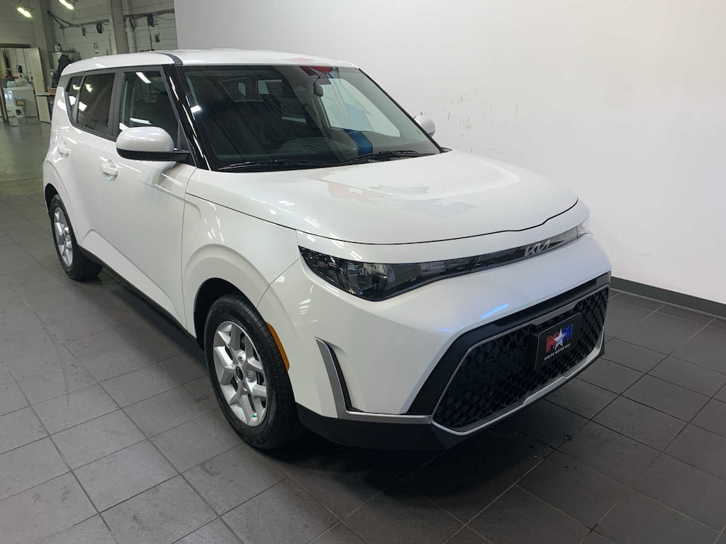 New 2025 Kia Soul LX Hatchback