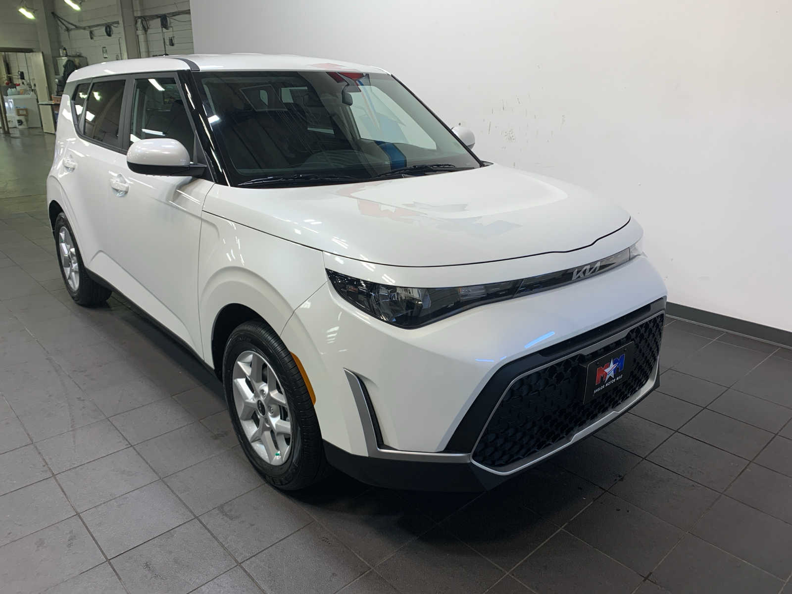 2025 Kia Soul LX photo 2