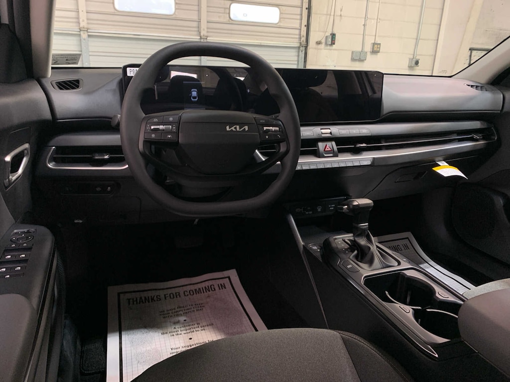 New 2025 Kia K4 LX Sedan