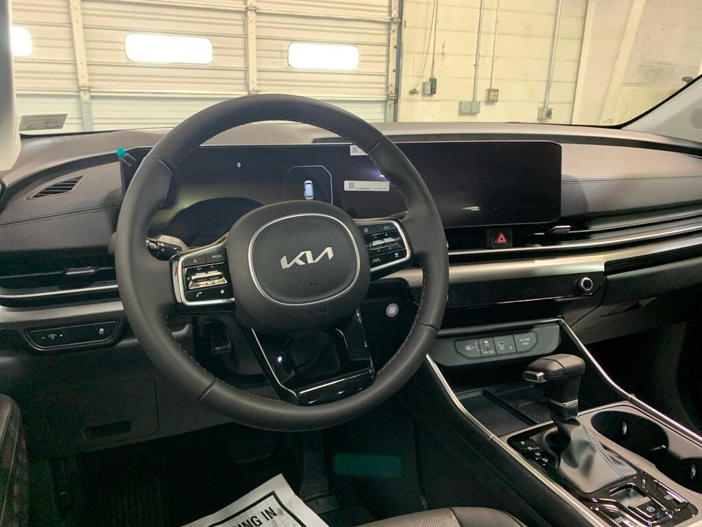 New 2026 Kia Carnival SX Van Passenger Van