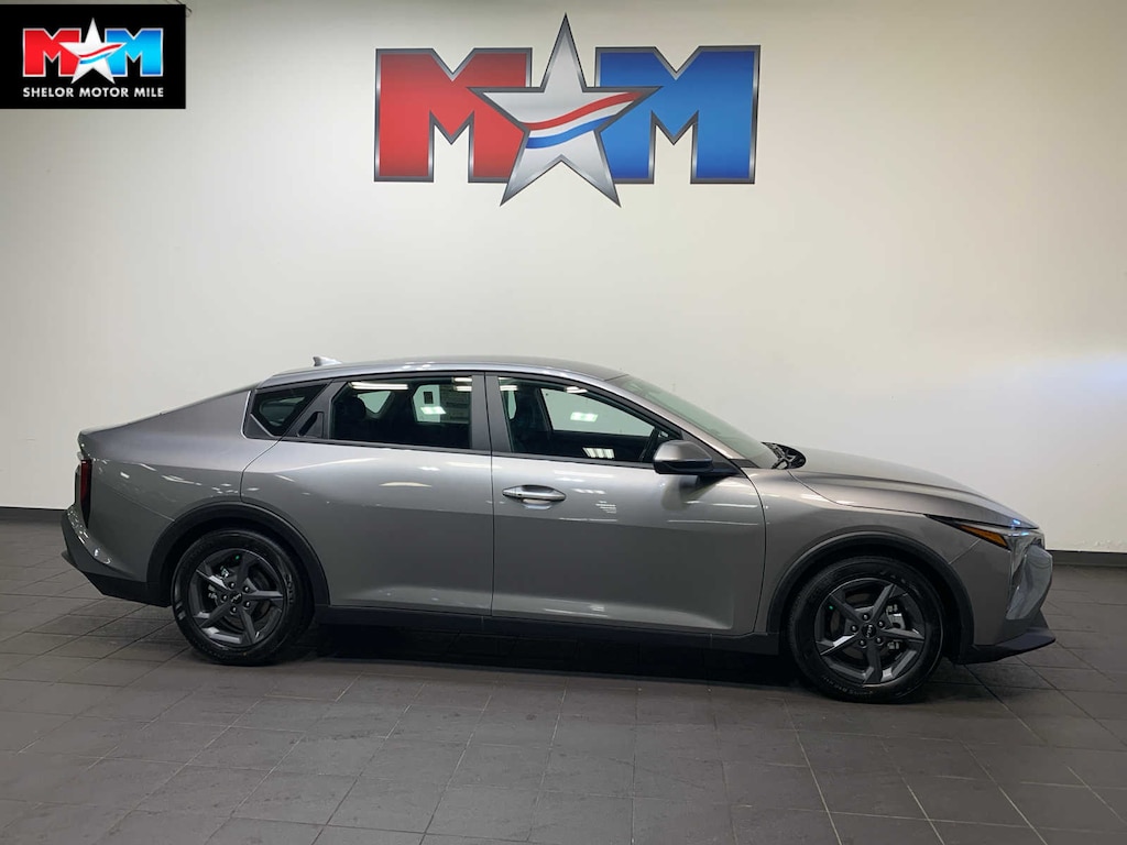 New 2025 Kia K4 LXS Sedan