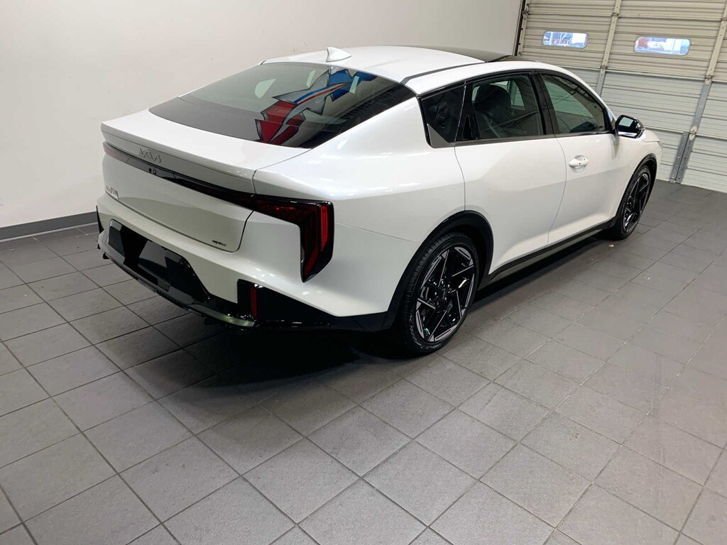 New 2025 Kia K4 GT-Line Sedan