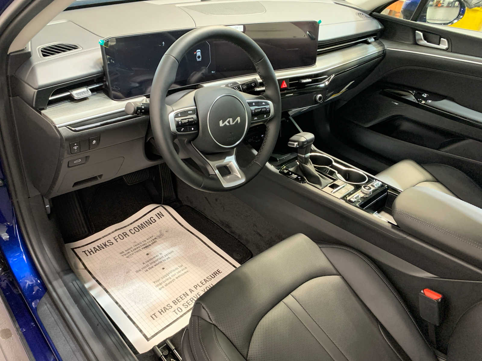 2026 Kia K5 EX - Photo 10