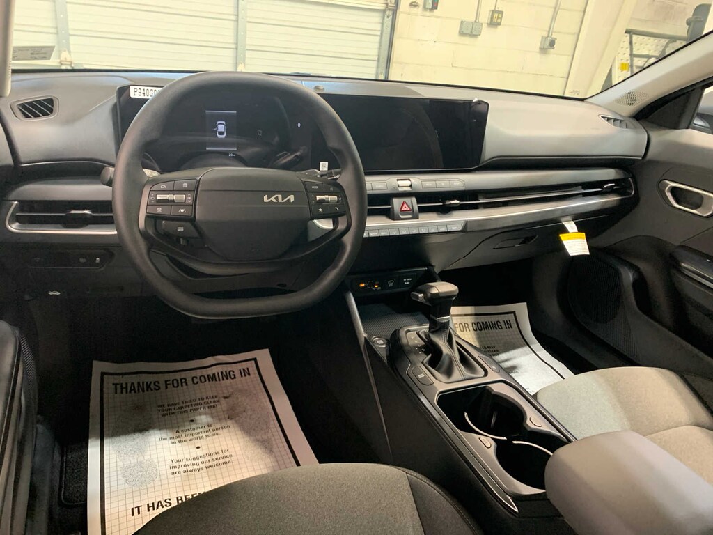 New 2025 Kia K4 LXS Sedan