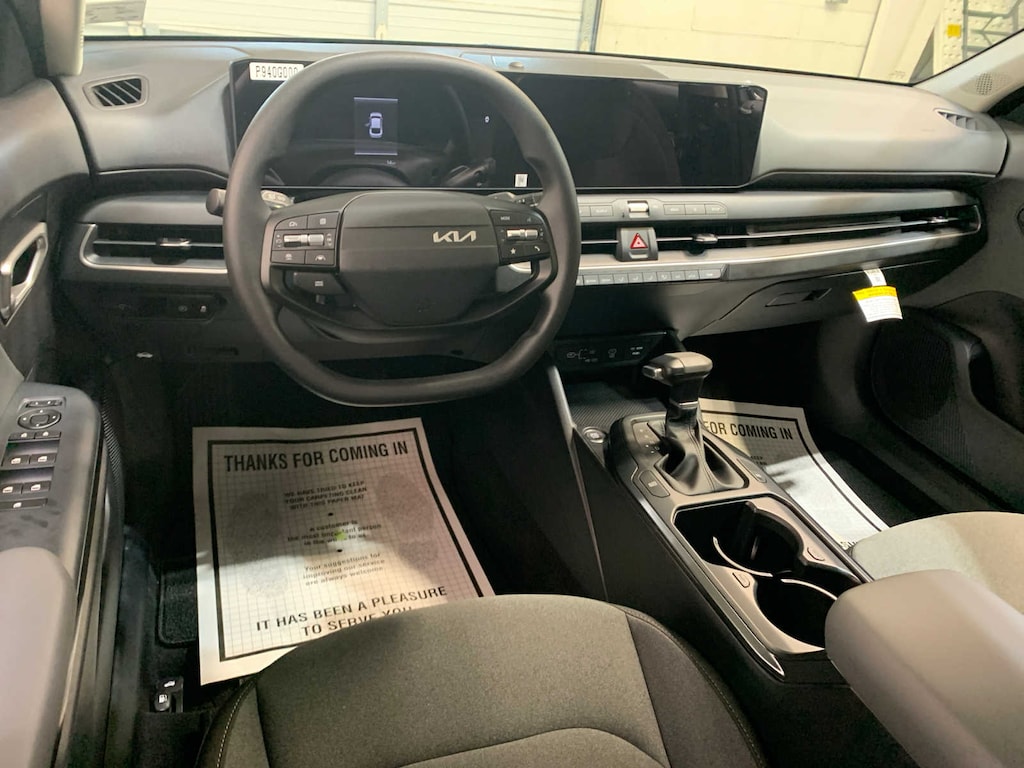New 2025 Kia K4 LXS Sedan