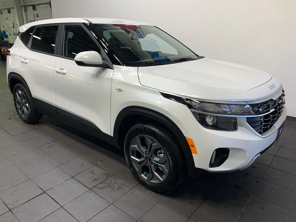New 2026 Kia Seltos LX SUV