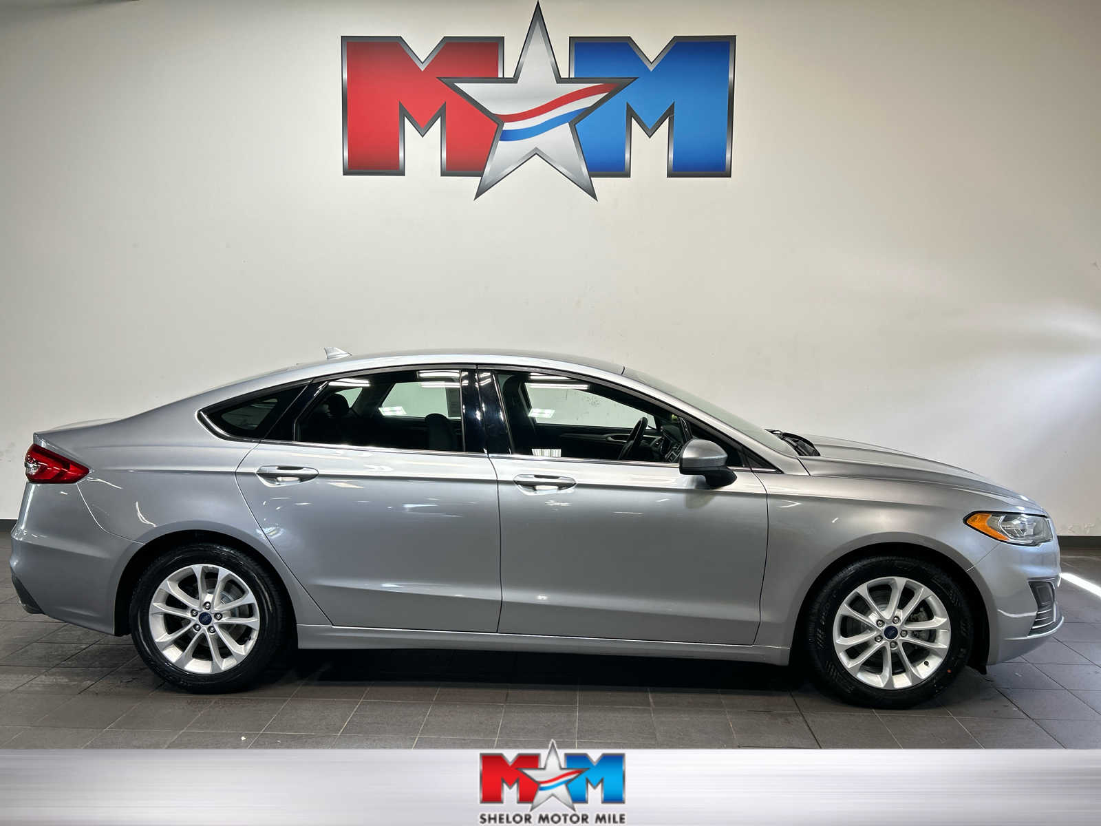 2020 Ford Fusion SE FWD's photo