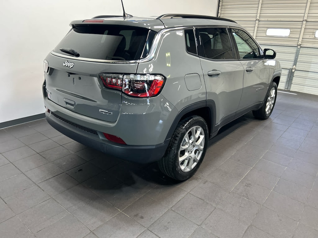 Used 2023 Jeep Compass Latitude Lux SUV