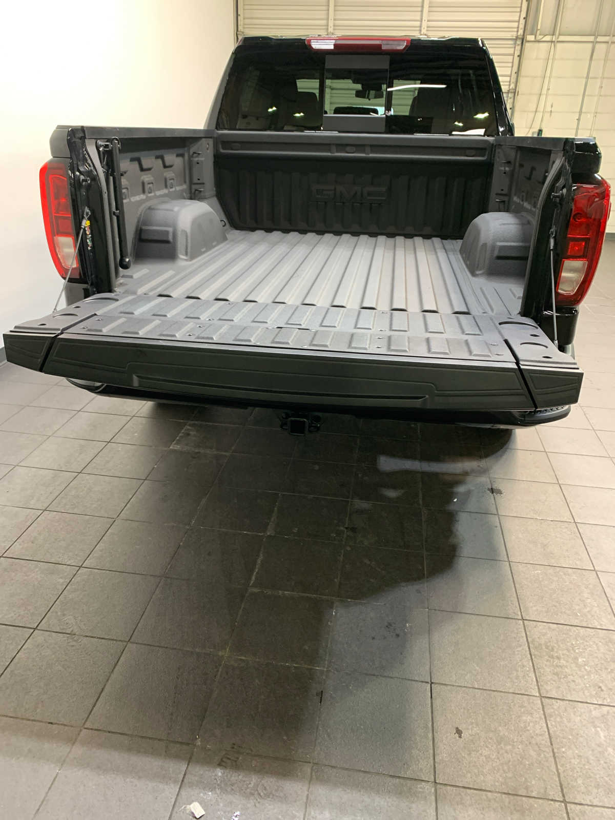 2024 GMC Sierra 1500 Elevation - Photo 11