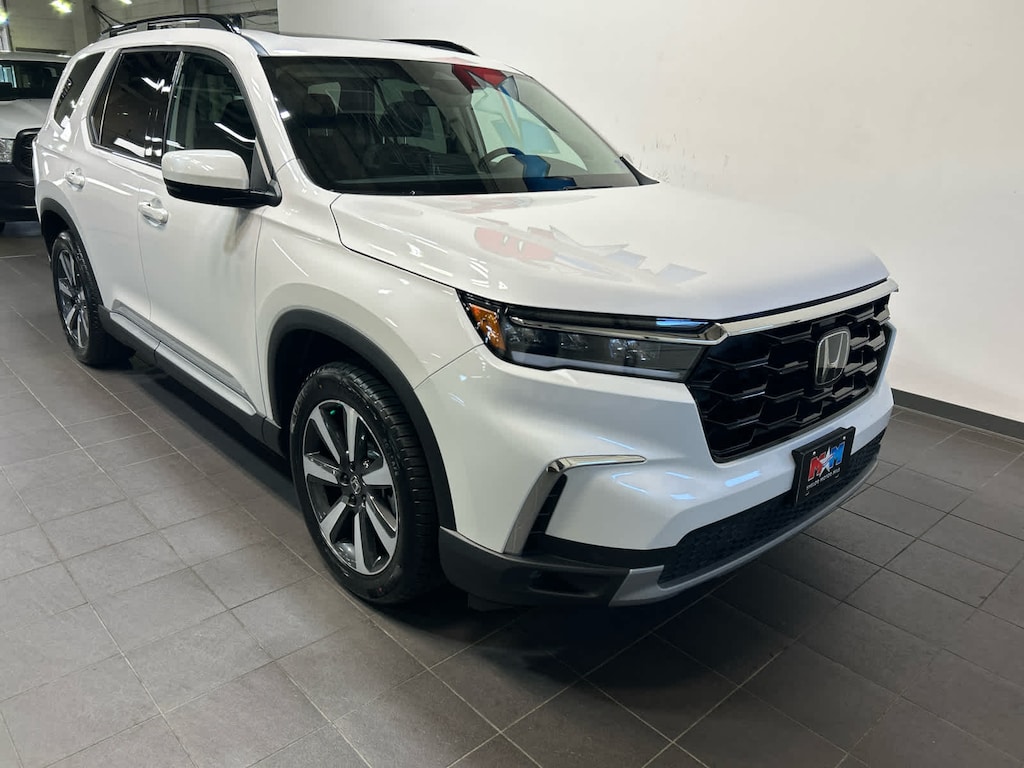 Certified 2025 Honda Pilot Touring SUV