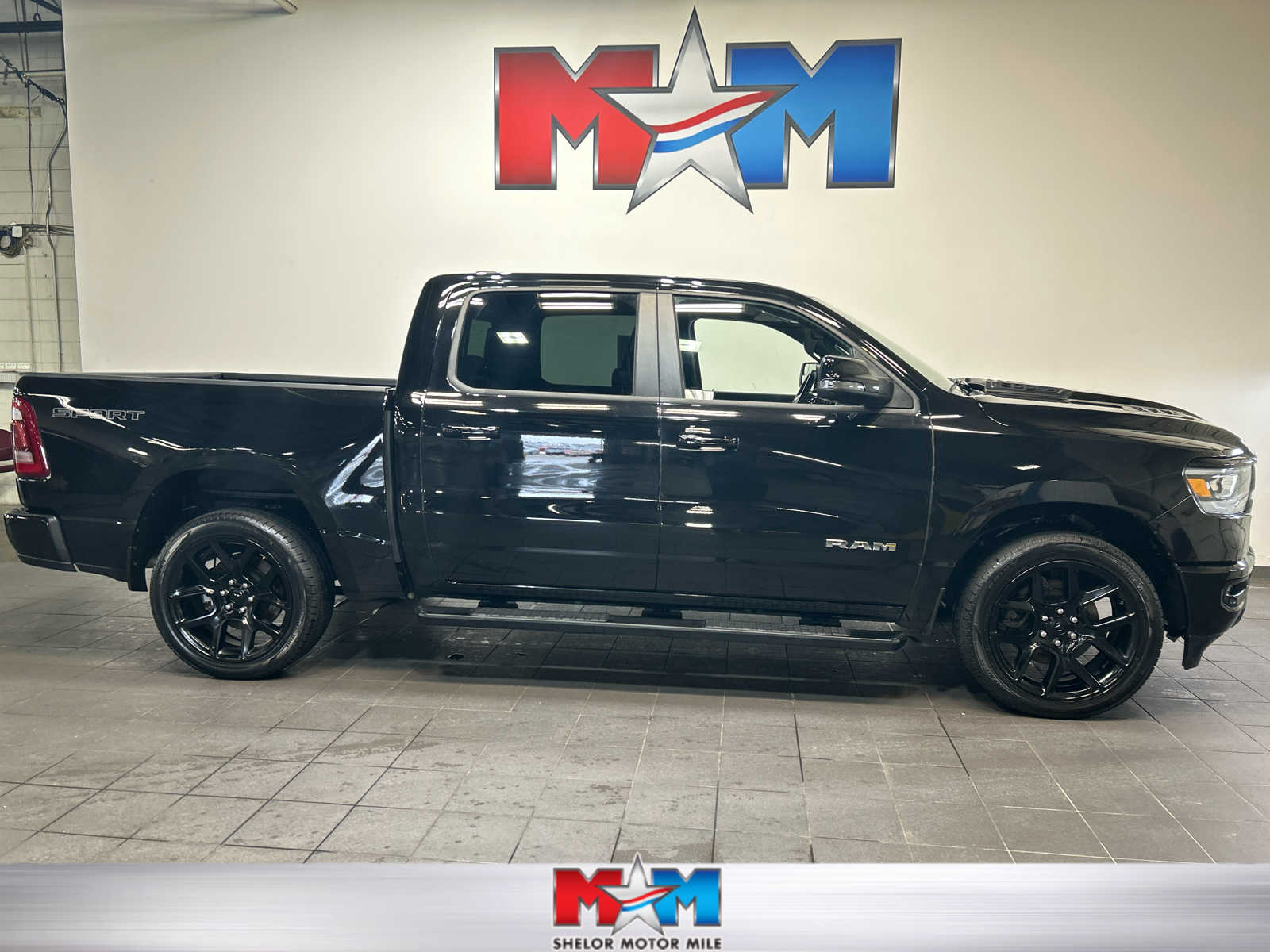 2023 RAM 1500 Laramie 4x4 Crew Cab 5'7's photo