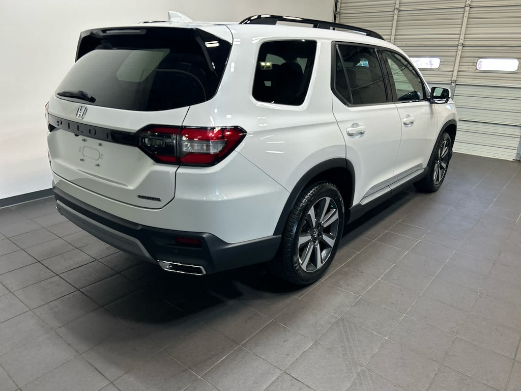 Certified 2025 Honda Pilot Touring SUV
