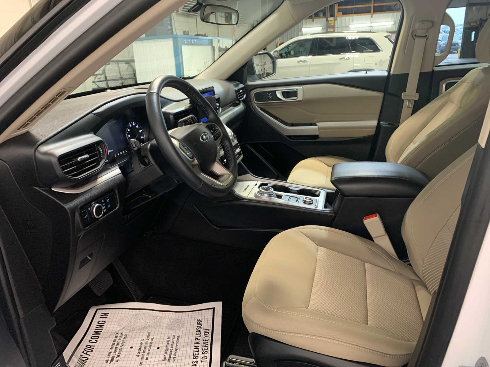 2023 Ford Explorer XLT - Photo 8