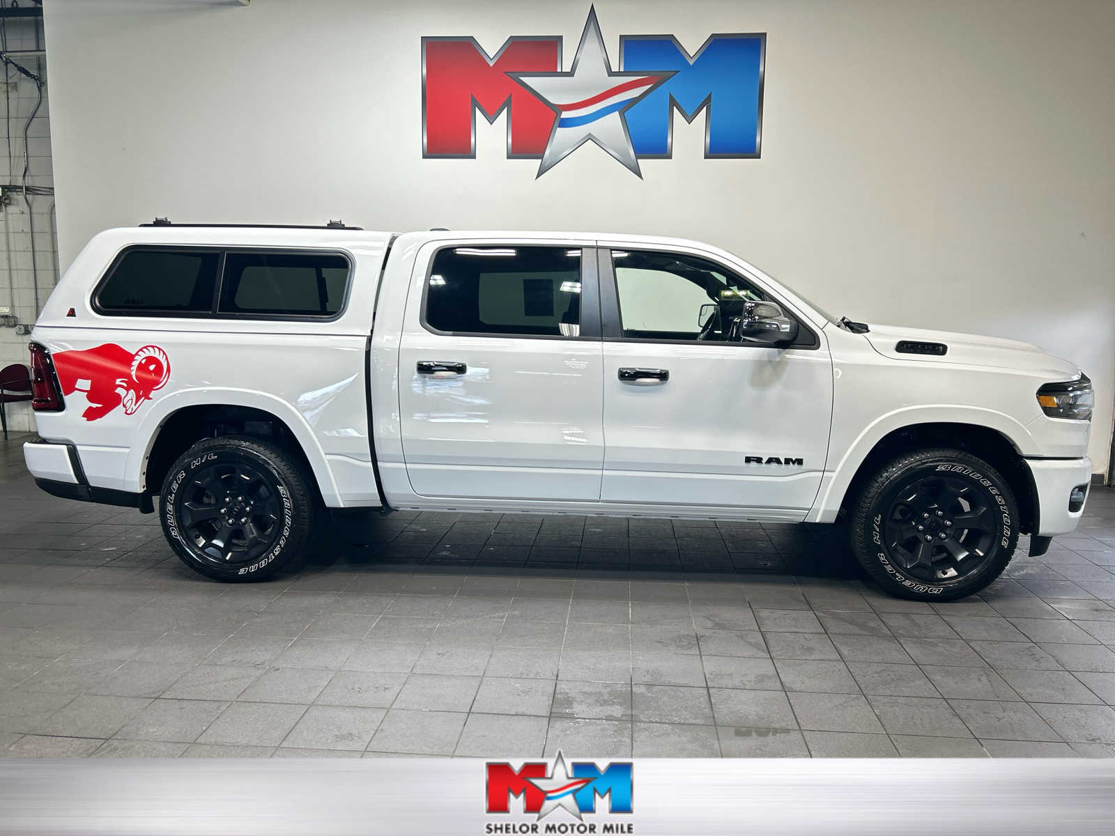 2025 RAM 1500 Big Horn/Lone Star 4x4 Crew Cab 5'7's photo