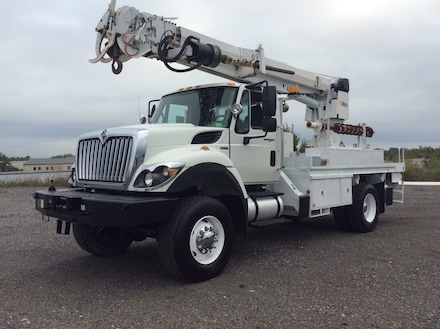 2010 International MAX Force DT Workstar Digger Derrick