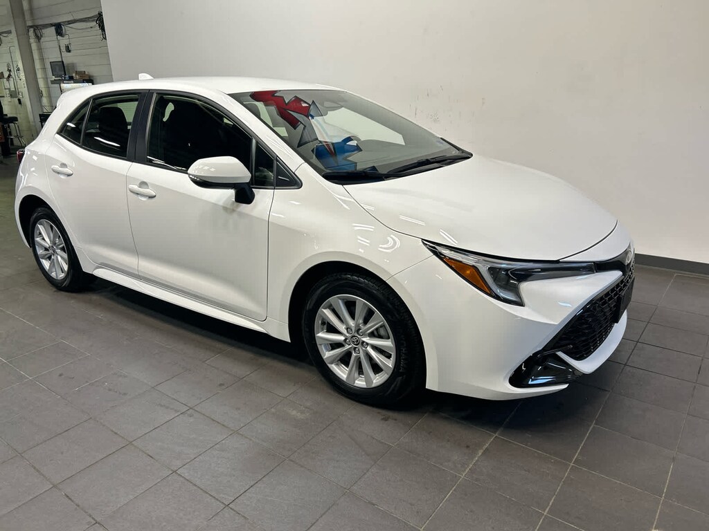 Used 2024 Toyota Corolla Hatchback SE Hatchback