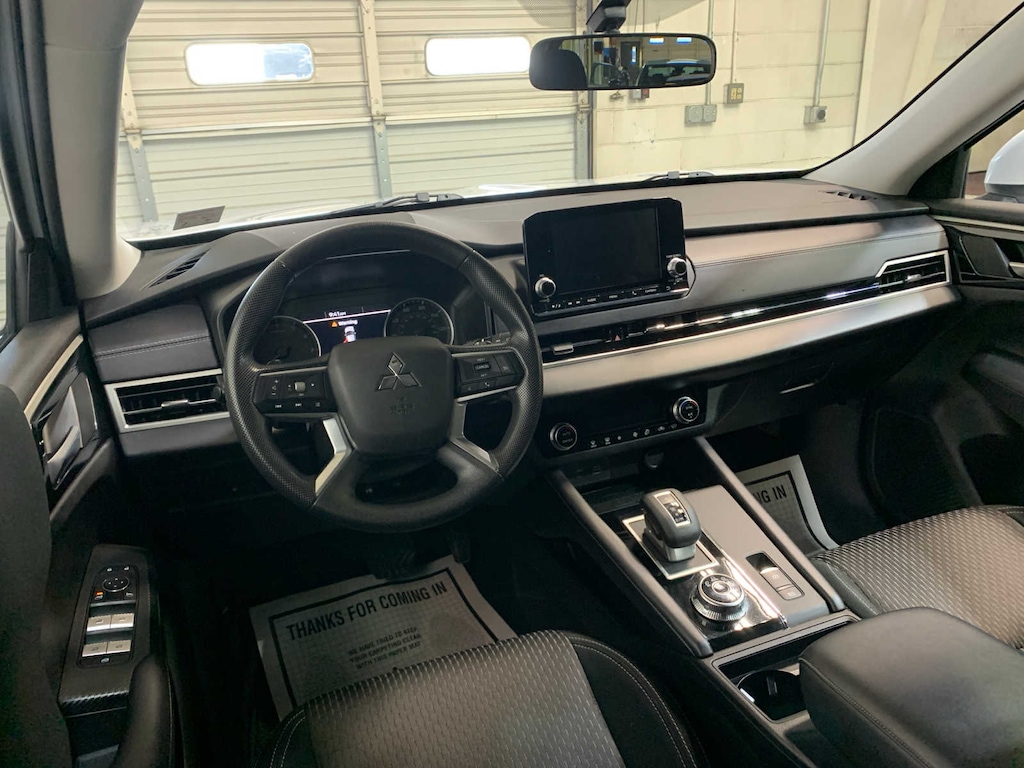 Used 2024 Mitsubishi Outlander ES SUV