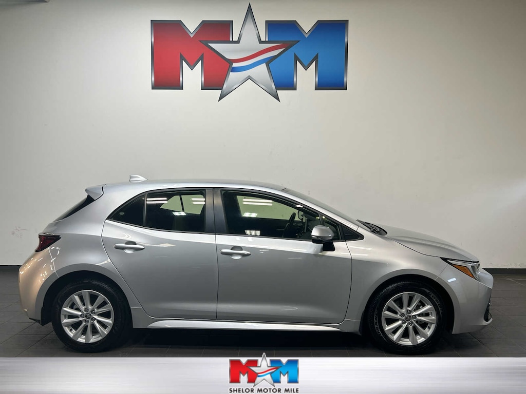 Used 2024 Toyota Corolla Hatchback SE Hatchback