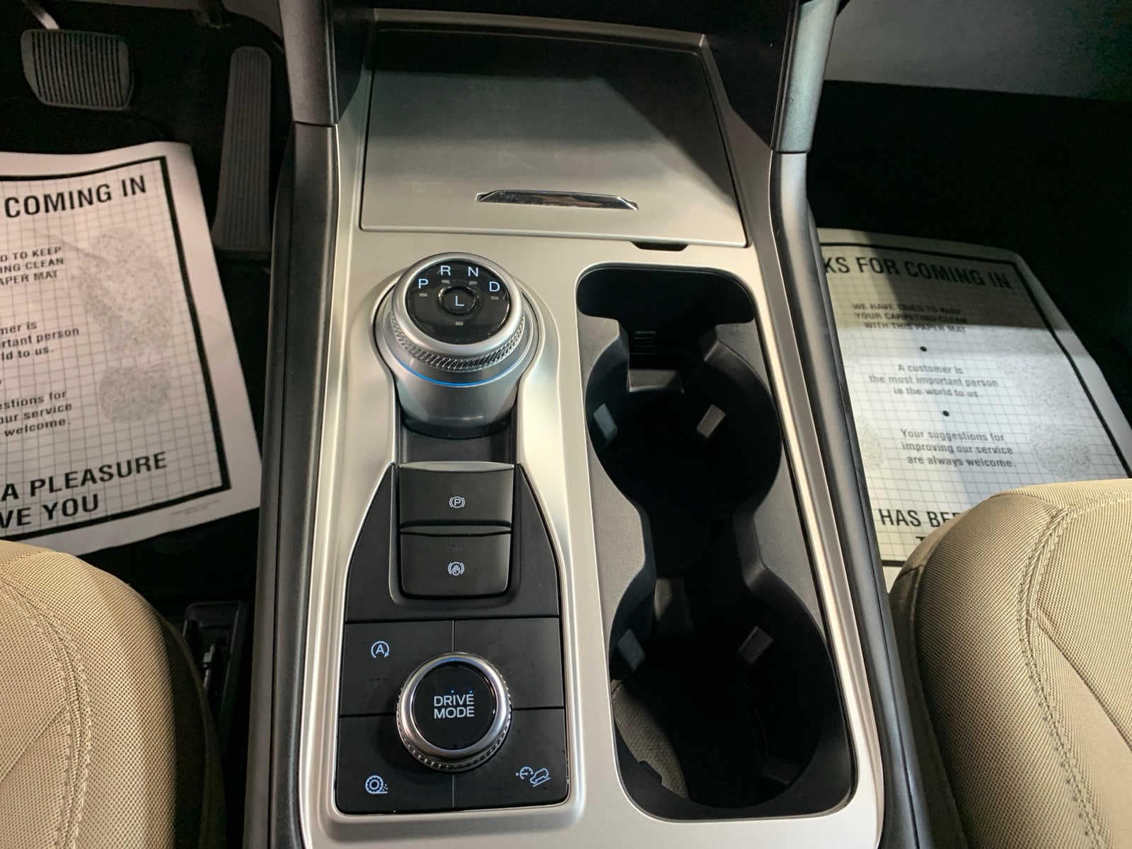 2023 Ford Explorer XLT - Photo 6