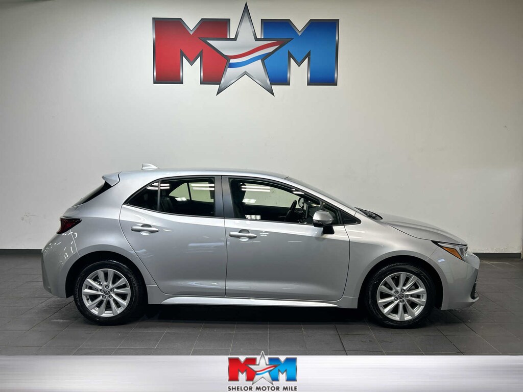 Used 2025 Toyota Corolla Hatchback SE Hatchback