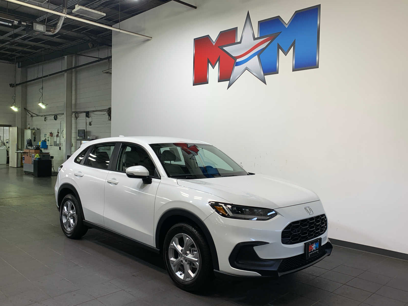 2025 Honda HR-V LX photo 2