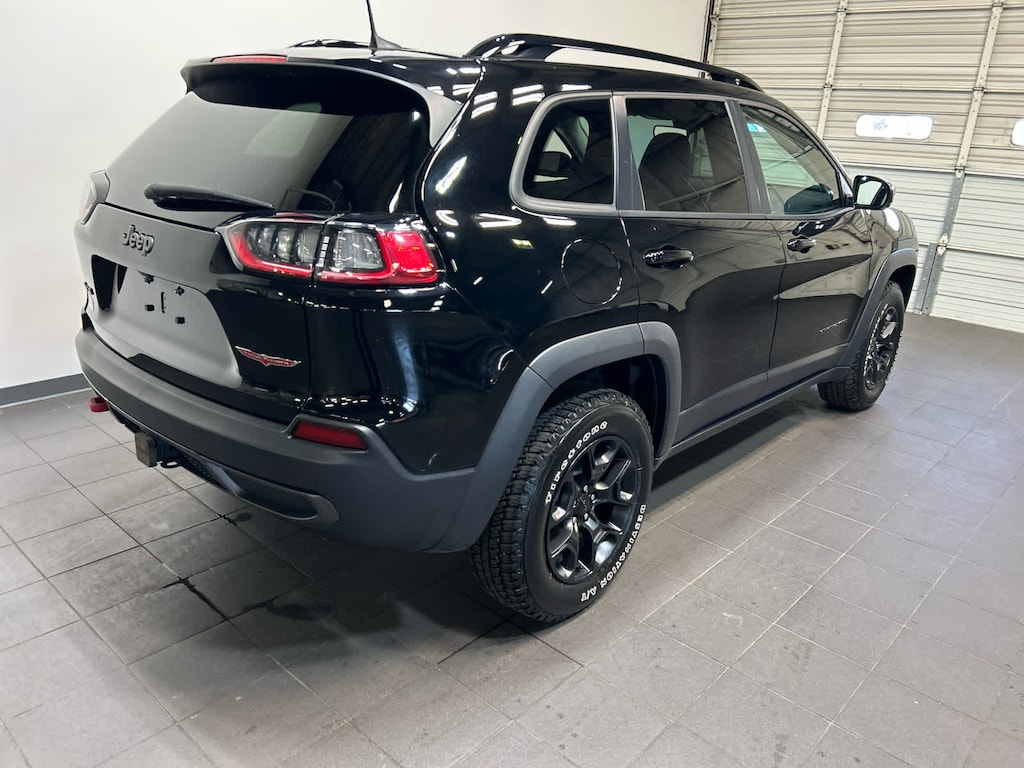 Used 2022 Jeep Cherokee Trailhawk SUV