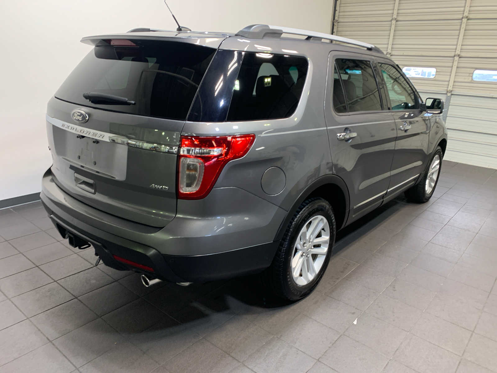 2014 Ford Explorer XLT photo 3