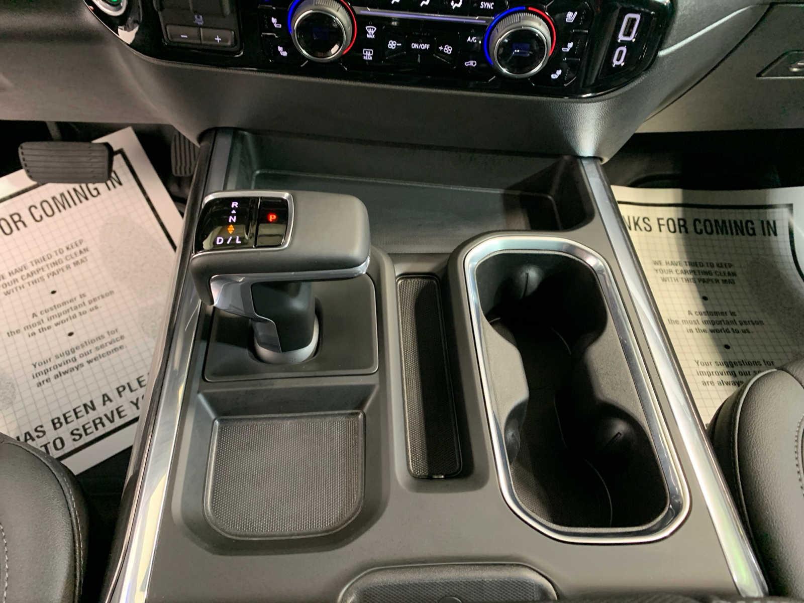 2025 Chevrolet Silverado 1500 LTZ - Photo 8