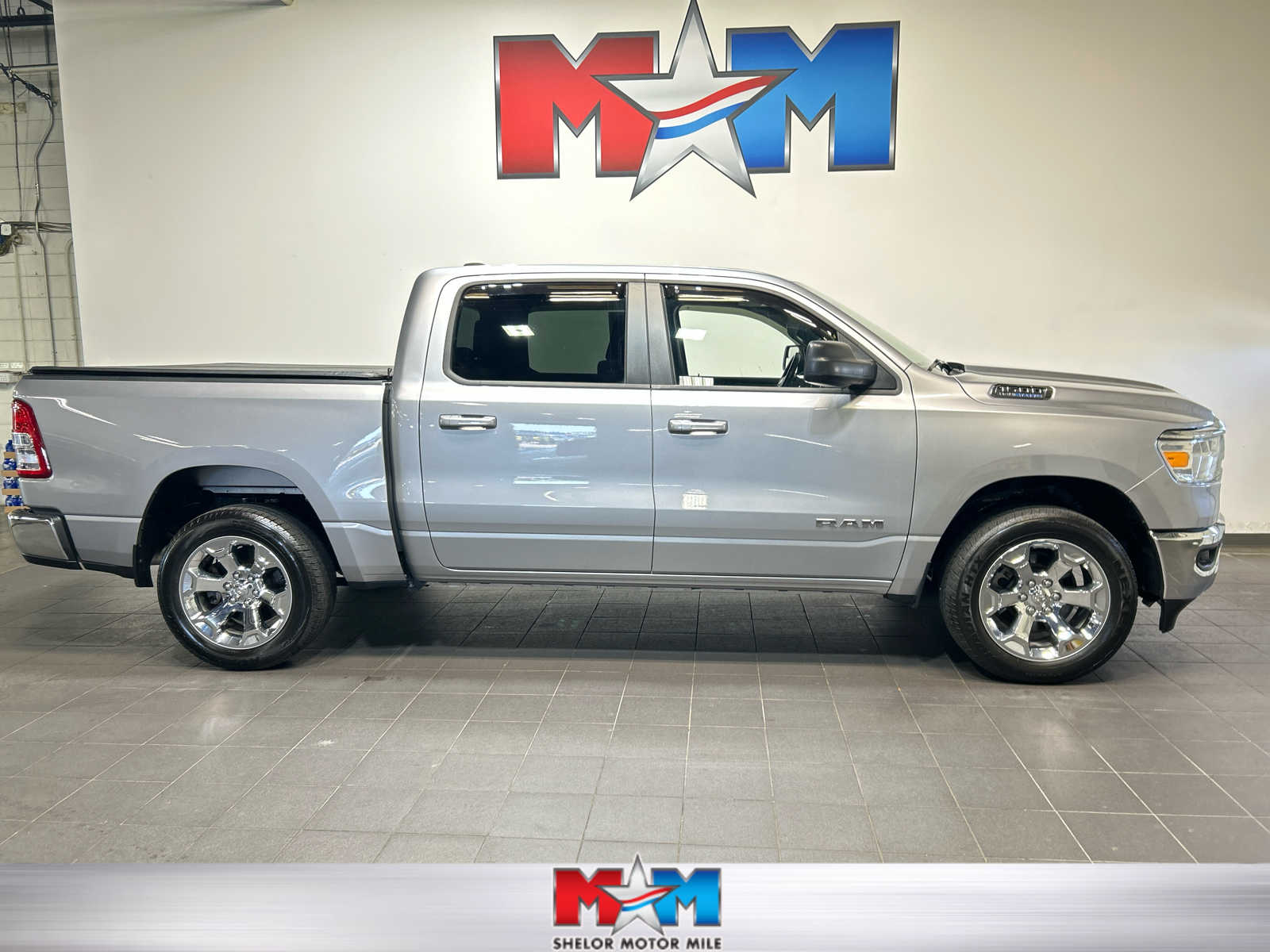 2022 RAM 1500 Big Horn/Lone Star 4x4 Crew Cab 5'7's photo