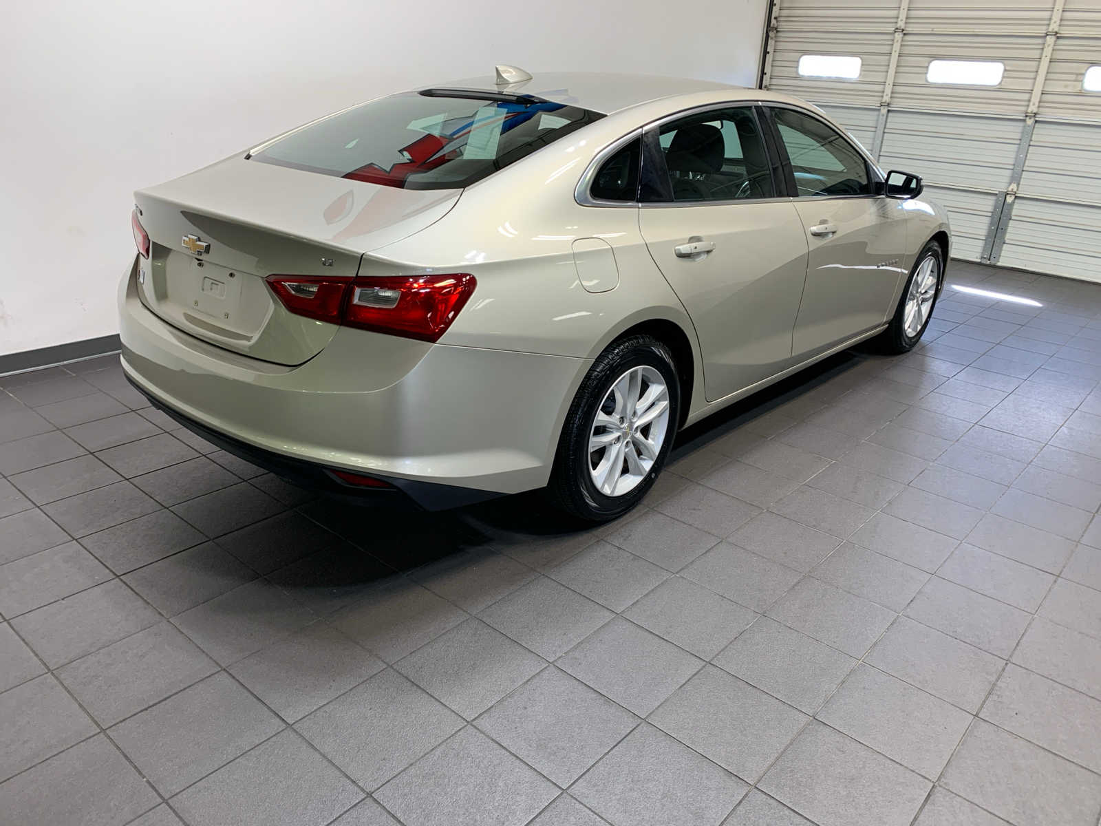 2016 Chevrolet Malibu 1LT photo 3