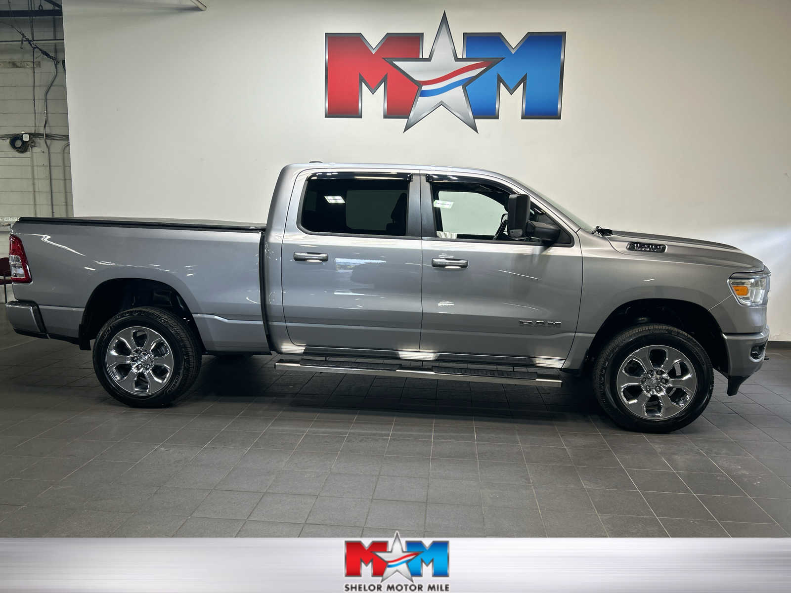 2020 RAM 1500 Big Horn/Lone Star 4x4 Crew Cab 6'4's photo