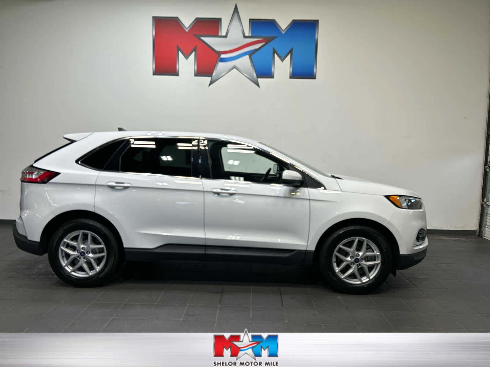 2022 Ford Edge SEL AWD's photo