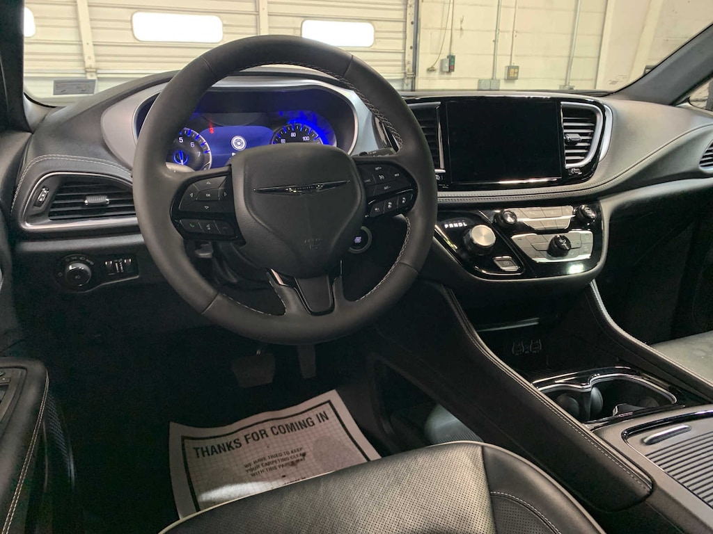 Used 2025 Chrysler Pacifica Limited Van Passenger Van