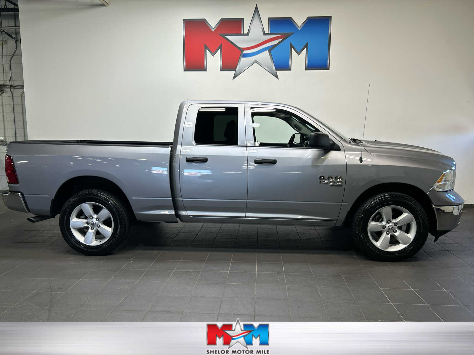2024 RAM 1500 Classic SLT 4x4 Quad Cab 6'4's photo