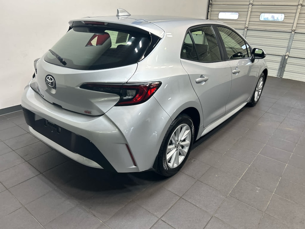 Used 2024 Toyota Corolla Hatchback SE Hatchback