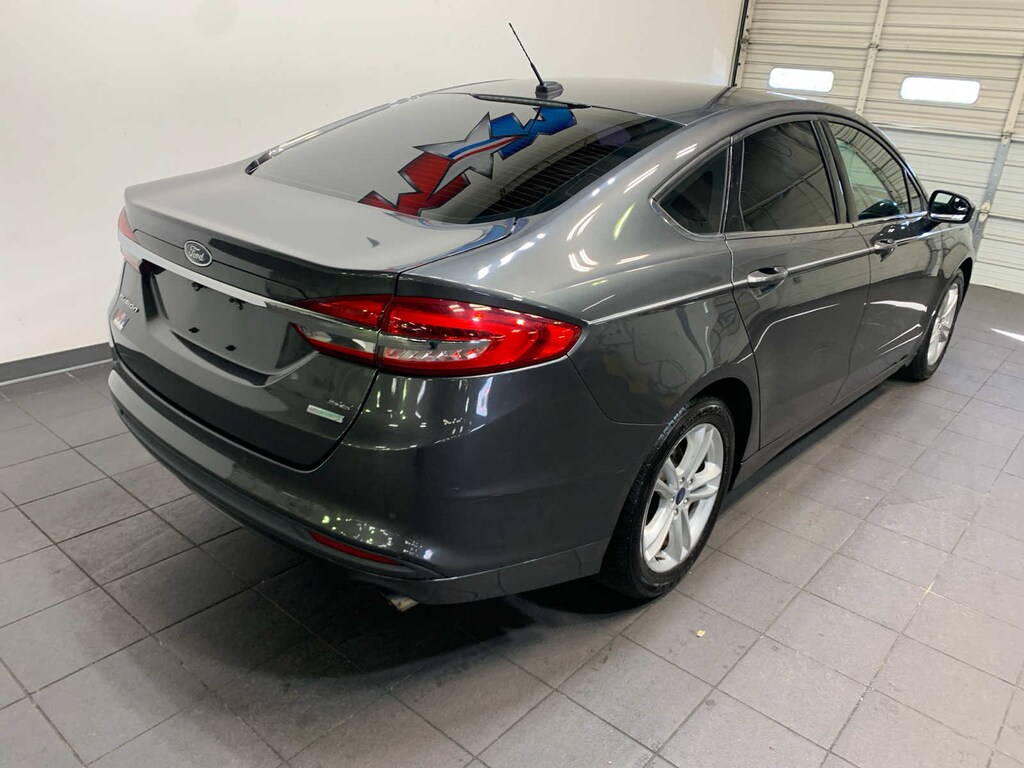 Used 2018 Ford Fusion SE Sedan
