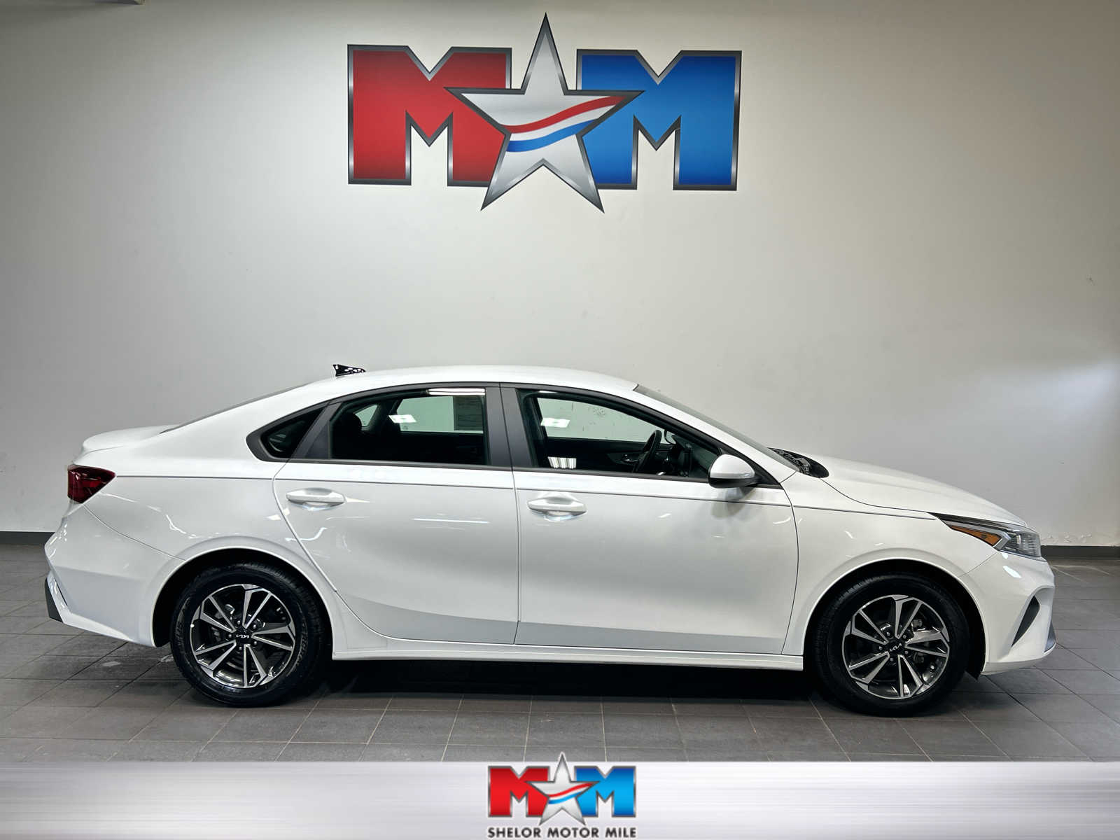 2024 Kia Forte LXS AT's photo