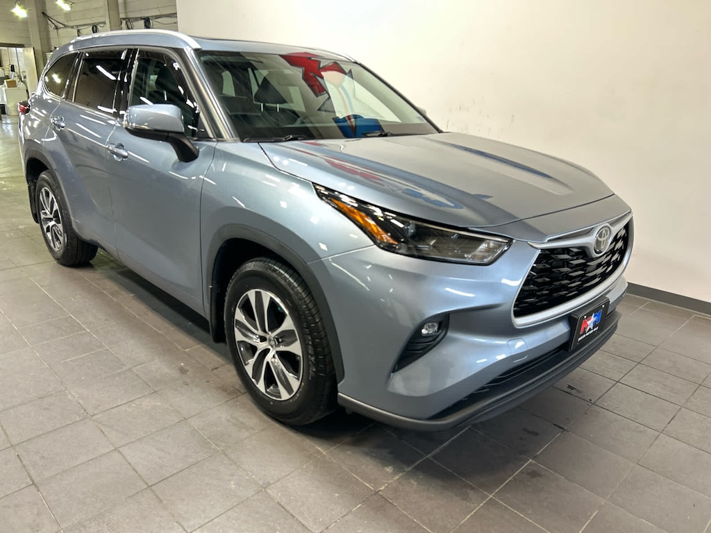Used 2022 Toyota Highlander XLE SUV