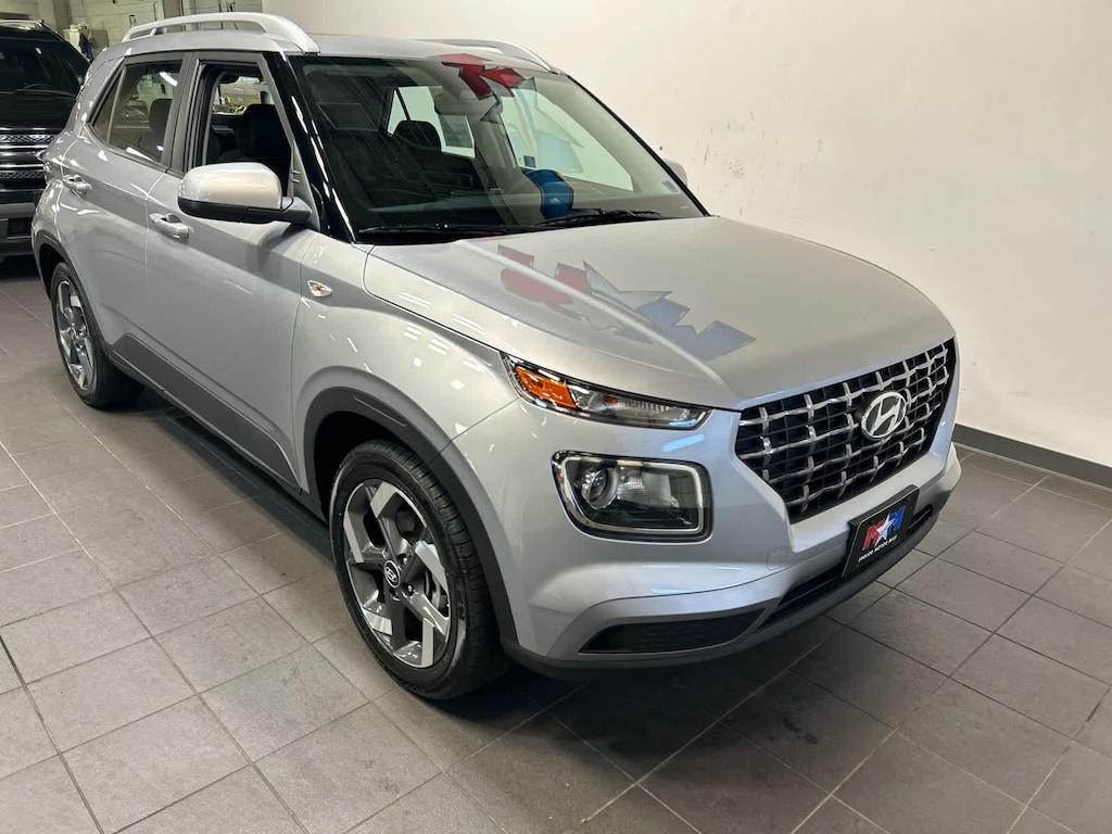 Used 2025 Hyundai Venue SEL SUV