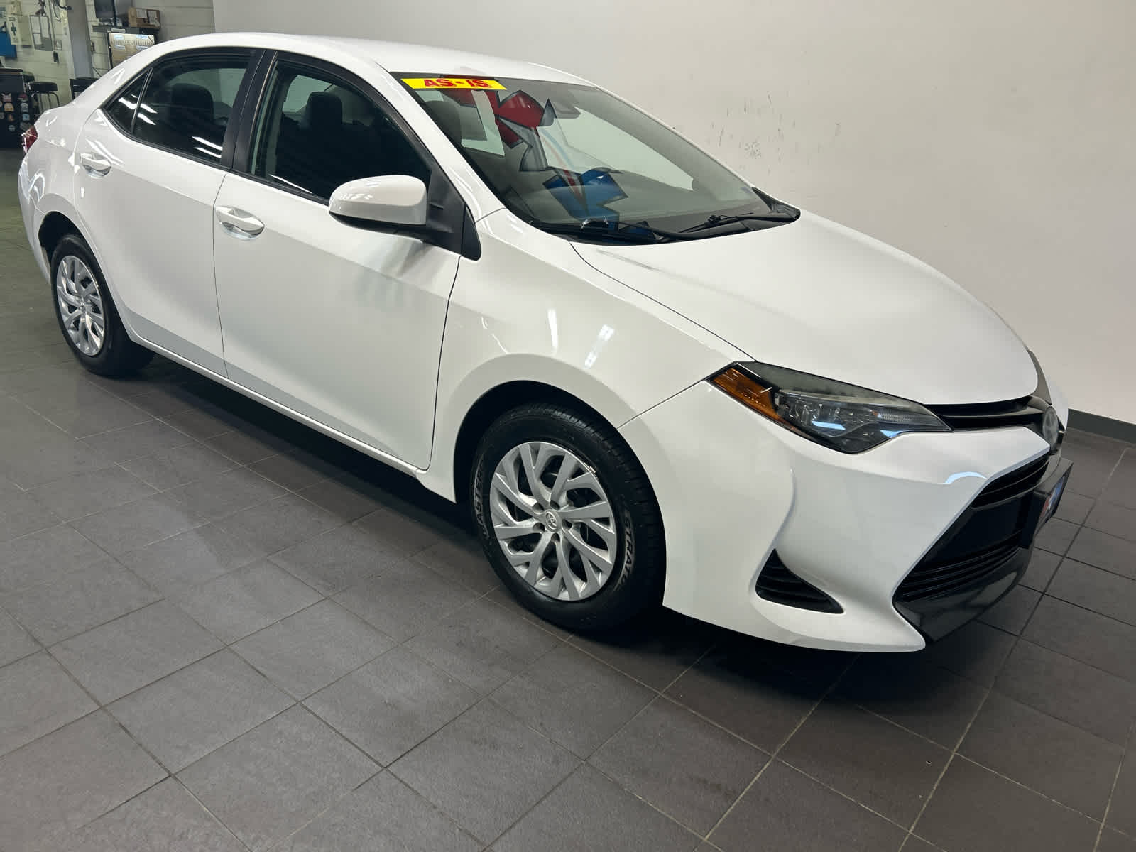 Used 2019 Toyota Corolla LE with VIN 5YFBURHEXKP937321 for sale in Christiansburg, VA