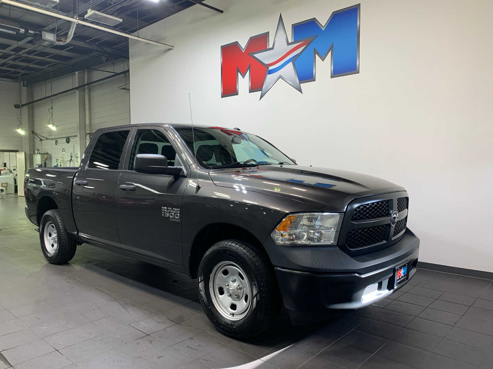 2020 Ram 1500 Classic Tradesman photo 2