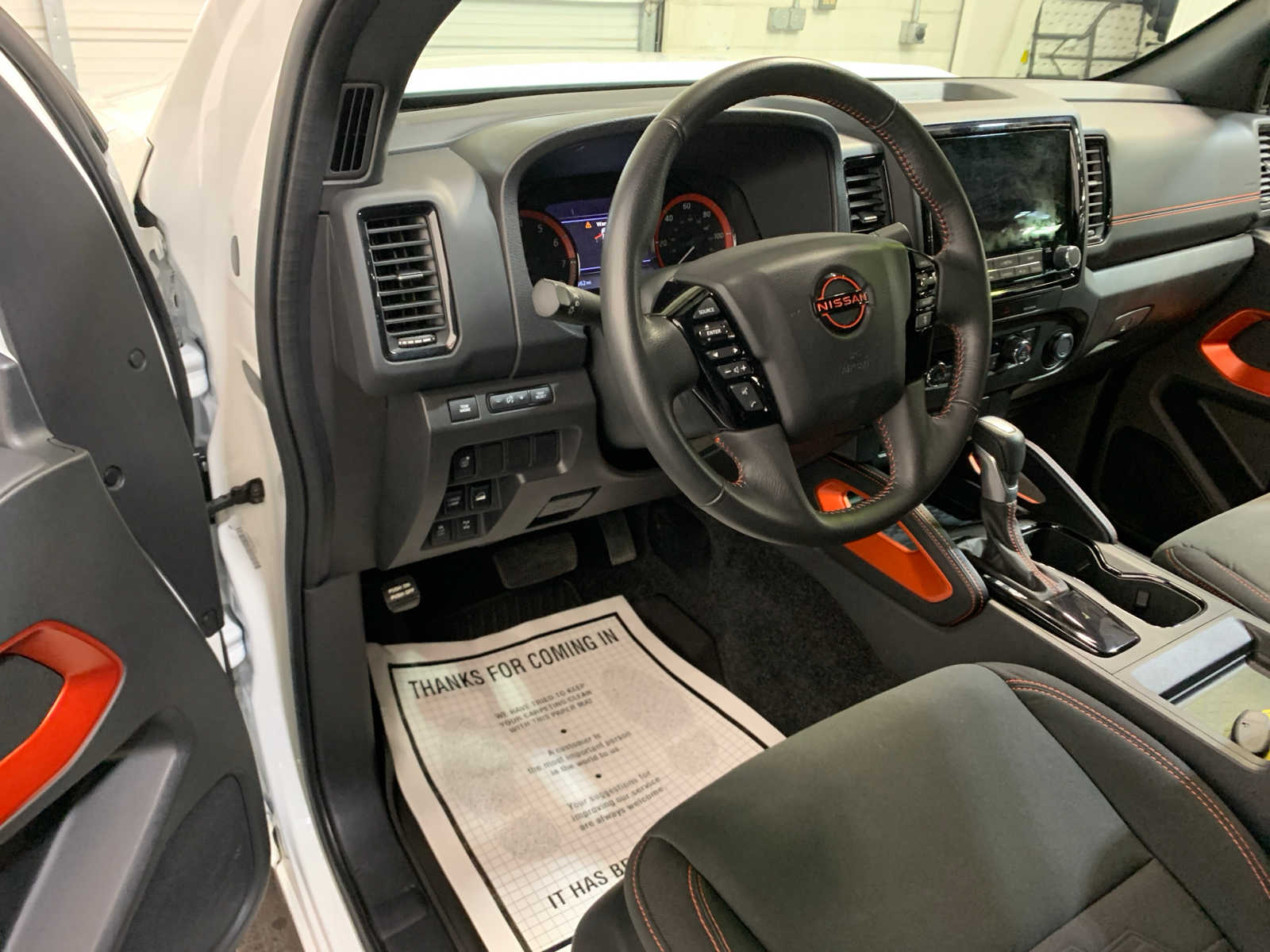 2024 Nissan Frontier PRO-4X - Photo 9