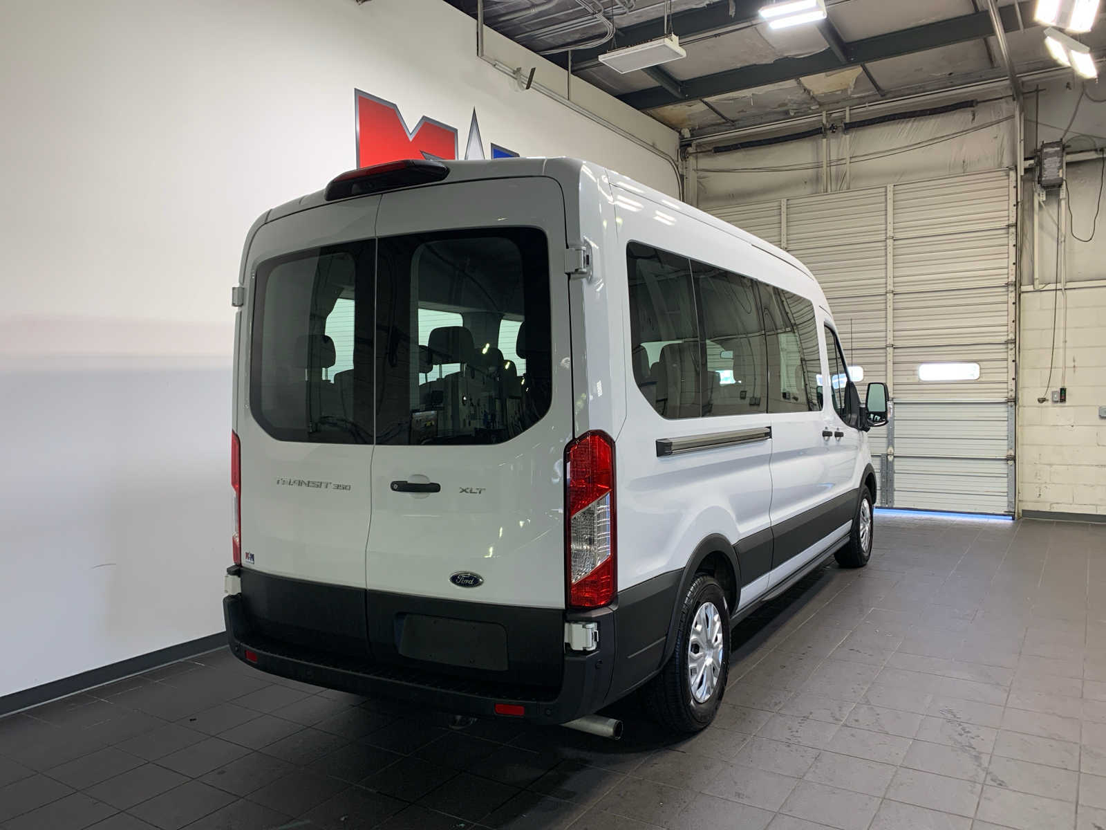 2023 Ford Transit XLT photo 2