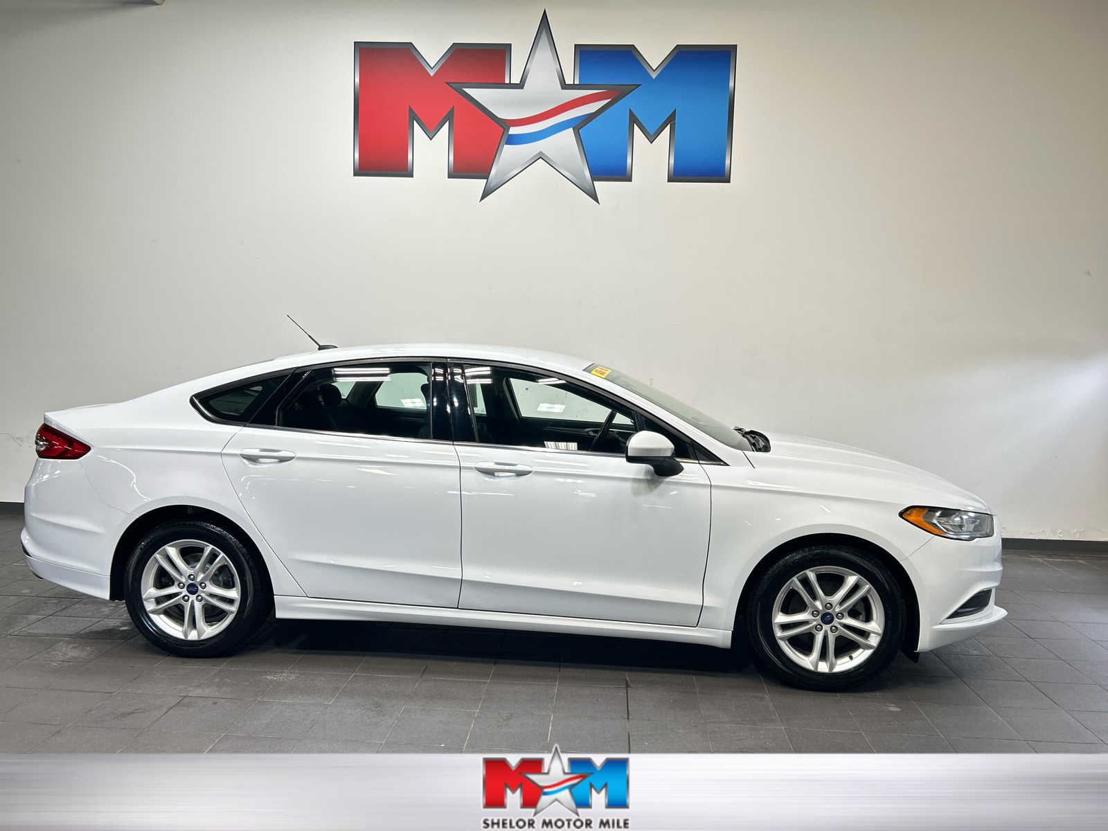 2018 Ford Fusion SE FWD's photo