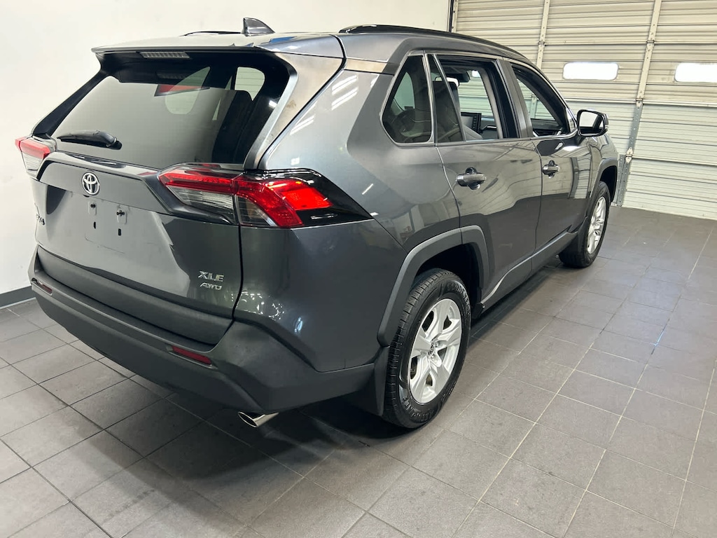Used 2021 Toyota RAV4 XLE SUV
