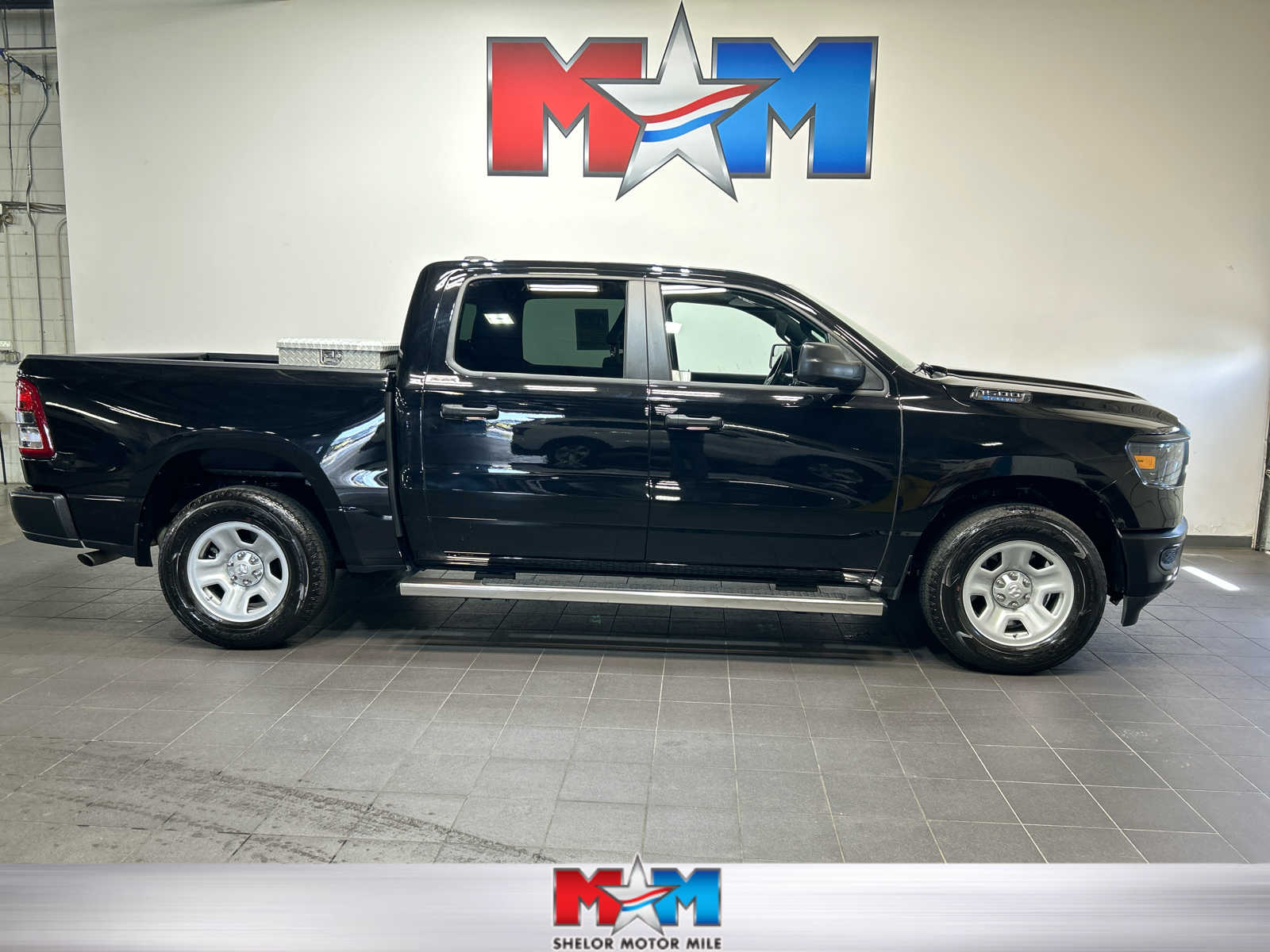 2024 RAM 1500 Tradesman 4x4 Crew Cab 5'7's photo