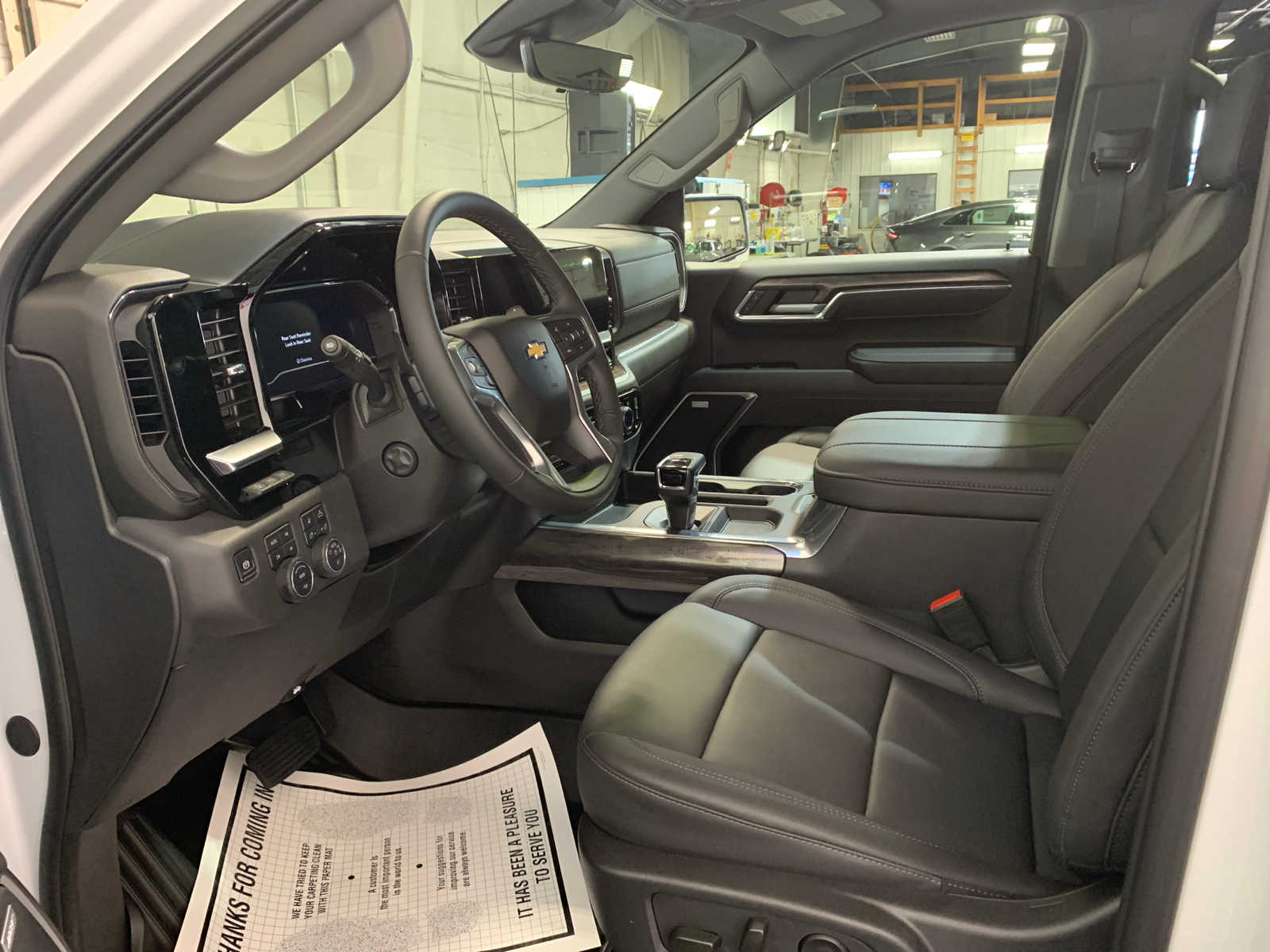 2025 Chevrolet Silverado 1500 LTZ - Photo 10
