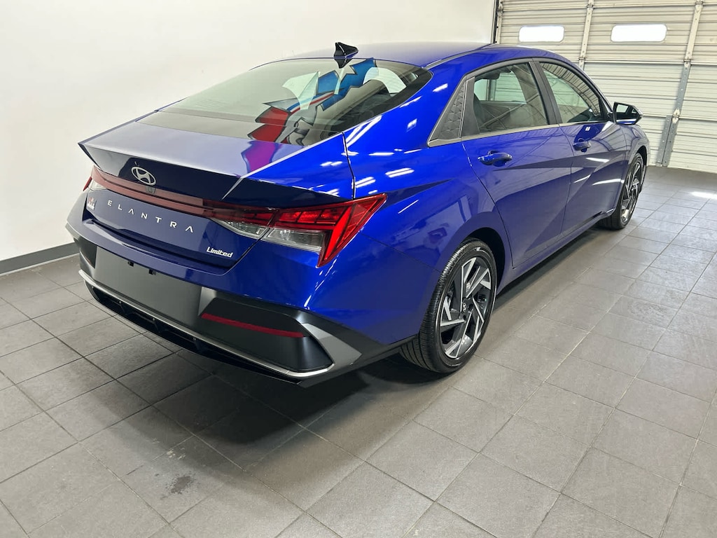 Certified 2025 Hyundai Elantra Limited Sedan