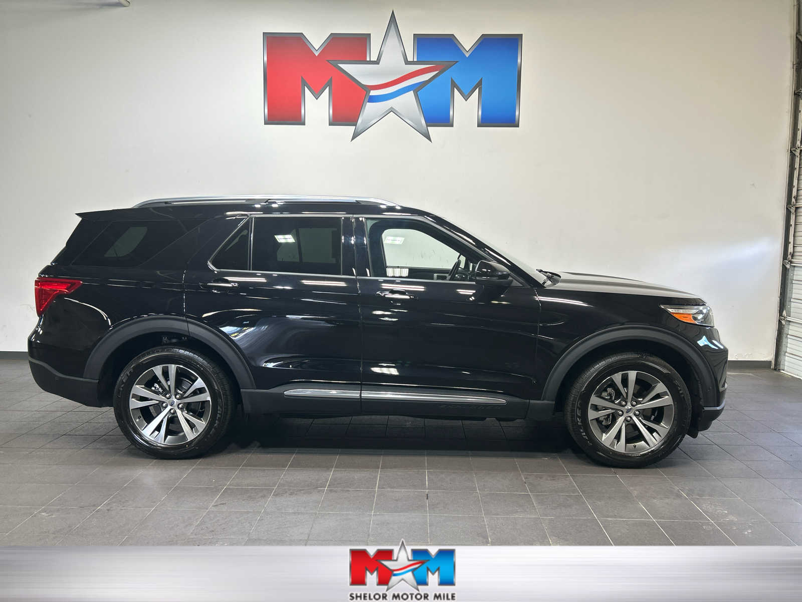 2020 Ford Explorer Platinum 4WD's photo